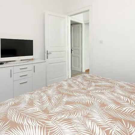 Danijela-center 1 Km * Rijeka