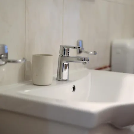 Danijela-center 1 Km *