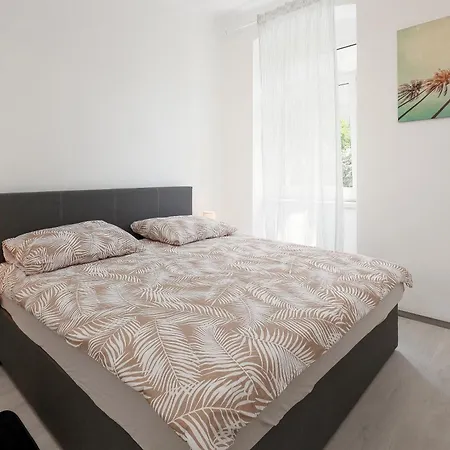 Danijela-center 1 Km * Rijeka